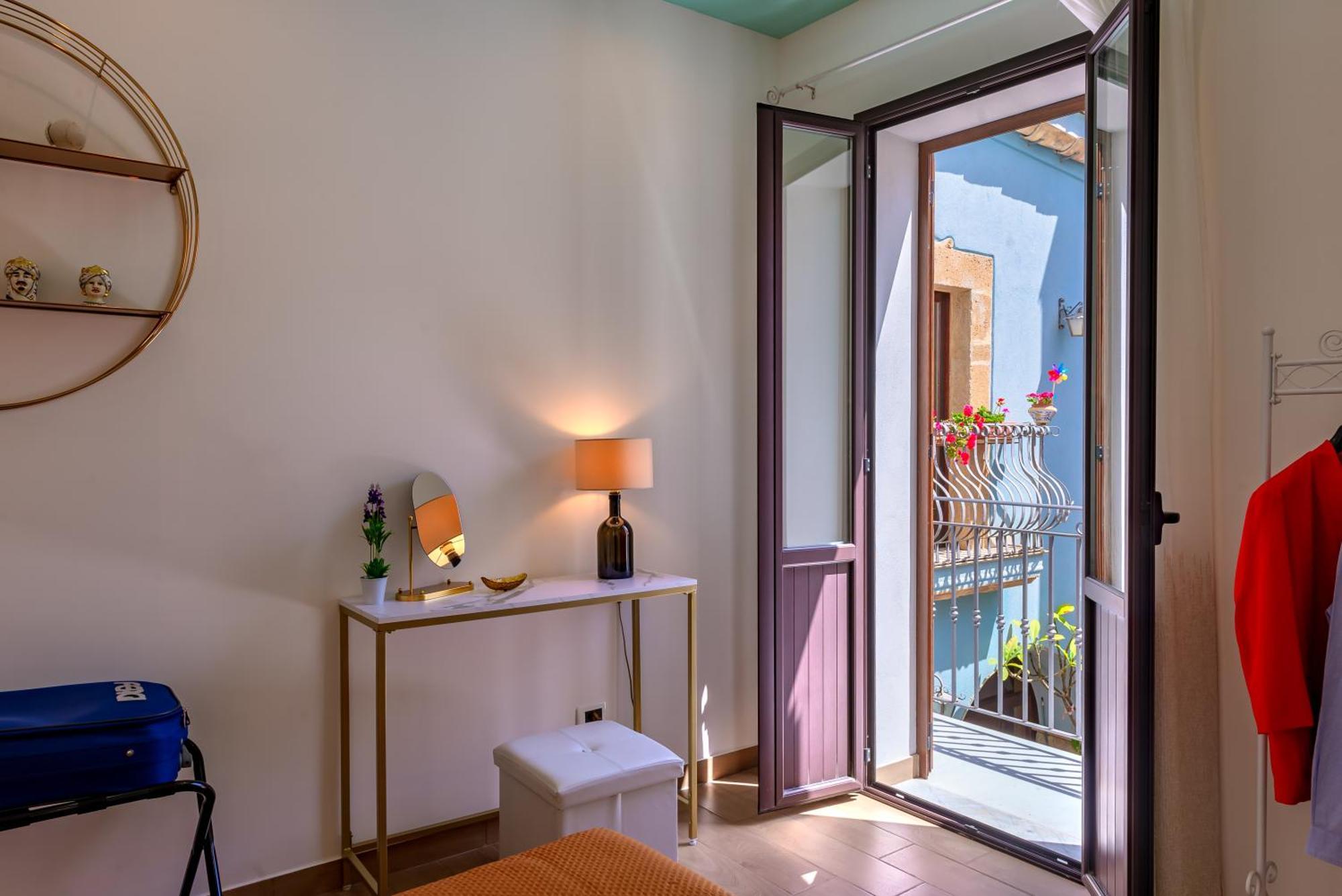 La Finestra Sul Cortile B&B Sciacca Exterior photo