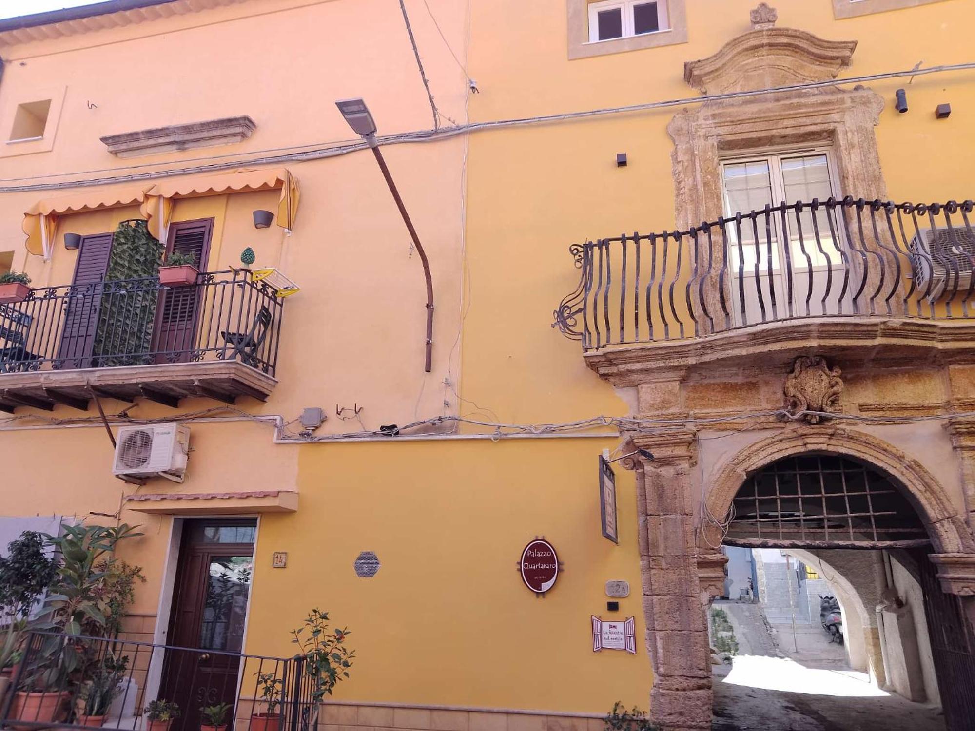 La Finestra Sul Cortile B&B Sciacca Exterior photo
